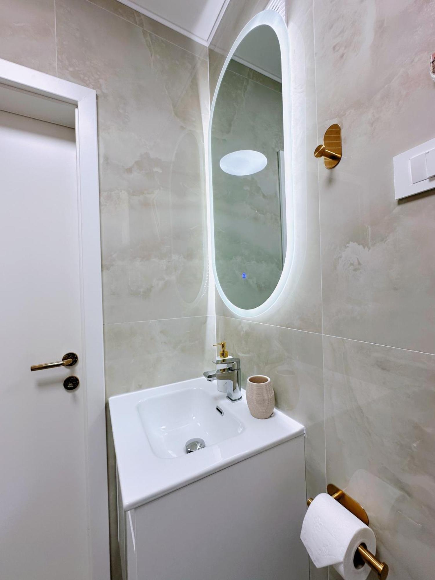 Luxury Apartment Ames Fiume Esterno foto