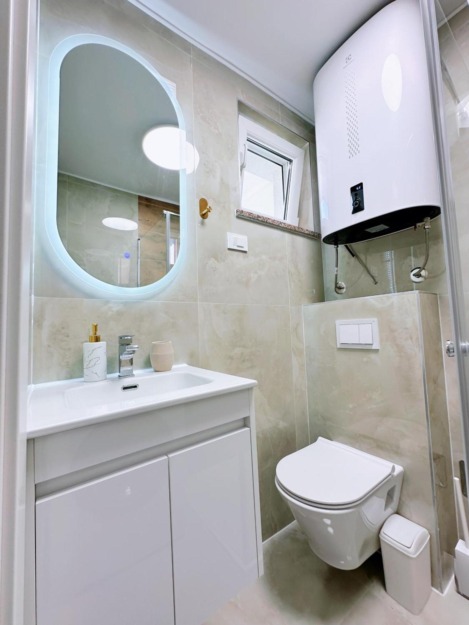 Luxury Apartment Ames Fiume Esterno foto